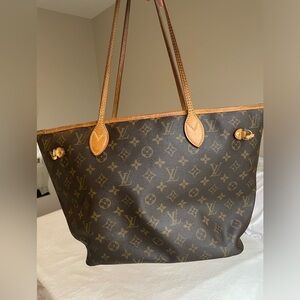 Louis Vuitton neverfull bag